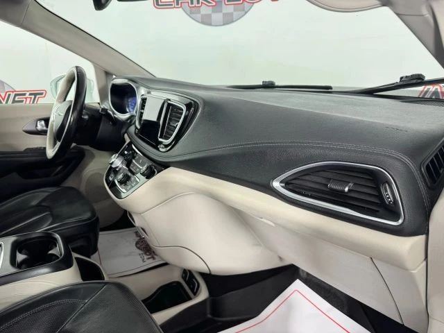 2019 Chrysler - Image 12 of 12