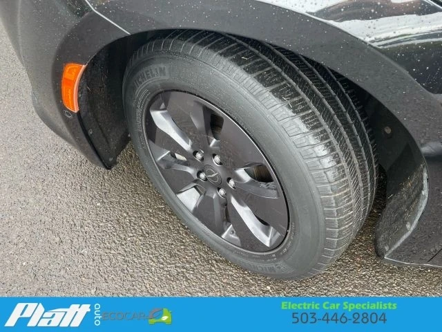 2019 Chrysler - Image 18 of 21