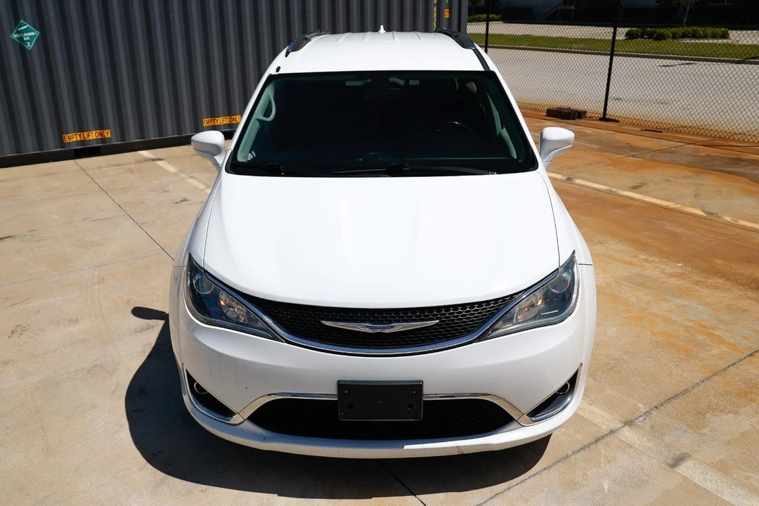 2019 Chrysler - Image 19 of 21