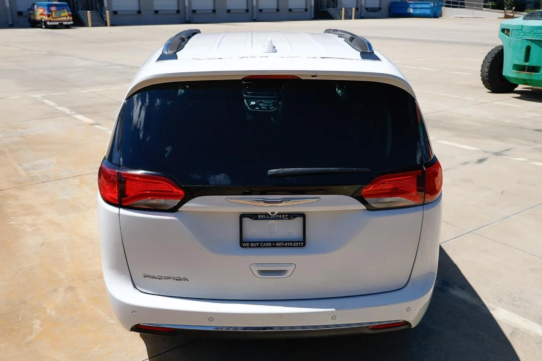 2019 Chrysler - Image 9 of 21