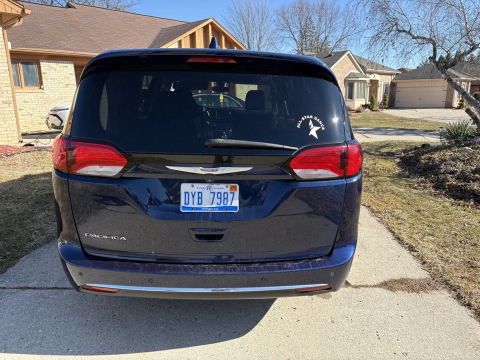 2019 Chrysler - Image 5 of 10