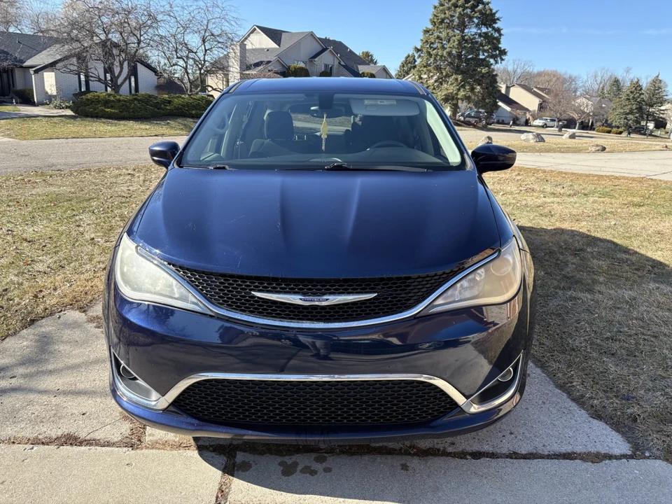 2019 Chrysler - Image 3 of 10