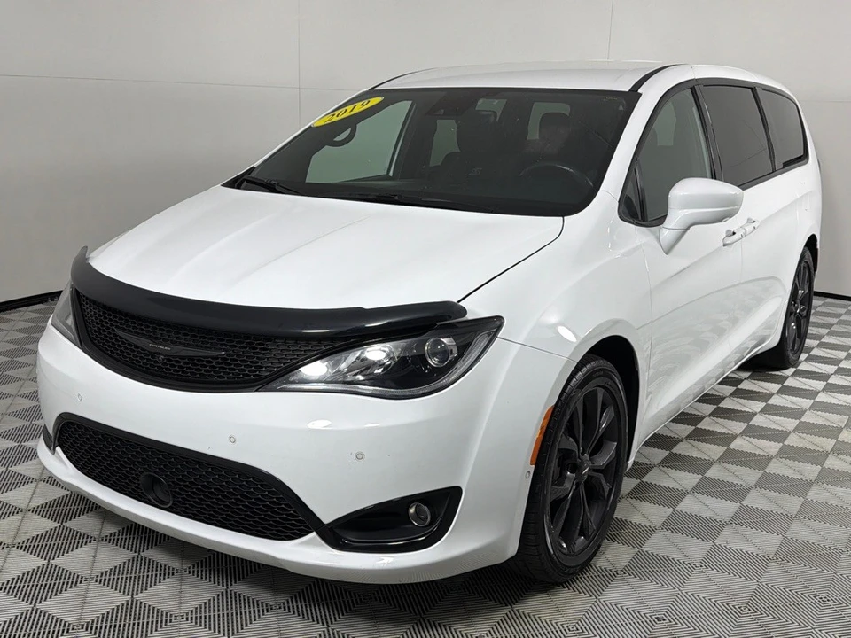2019 Chrysler - Image 8 of 21