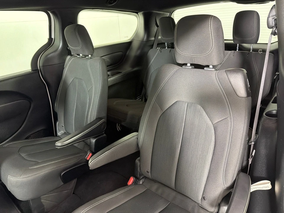2019 Chrysler - Image 19 of 21