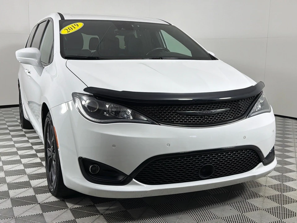 2019 Chrysler - Image 3 of 21