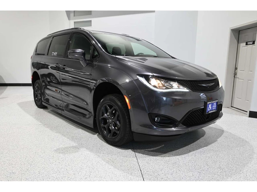2019 Chrysler - Image 3 of 12