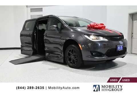 2019 Chrysler Pacifica Touring L Plus Handicap Mobility Van