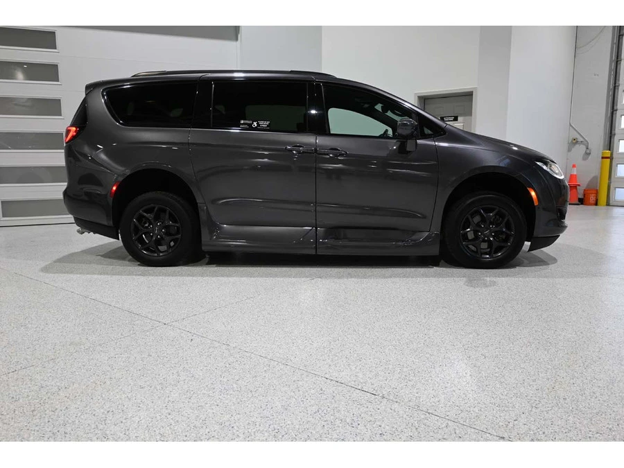 2019 Chrysler - Image 5 of 12