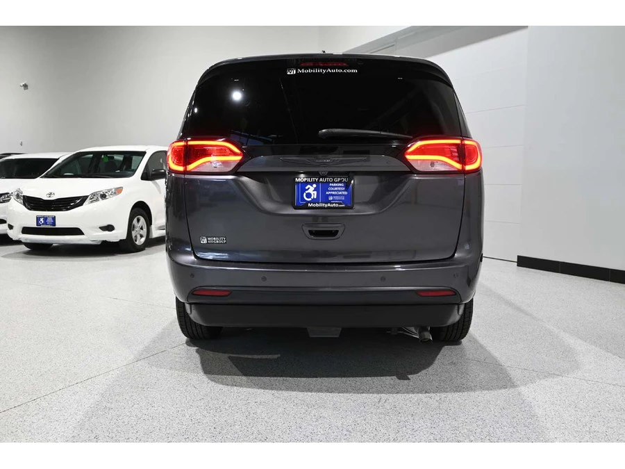 2019 Chrysler - Image 7 of 12