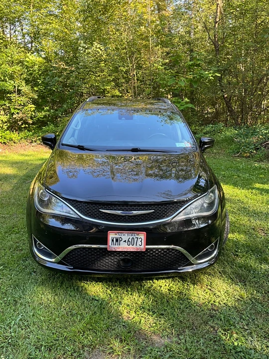 2019 Chrysler - Image 2 of 15