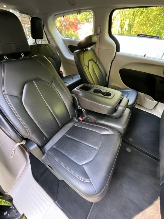 2019 Chrysler - Image 13 of 15