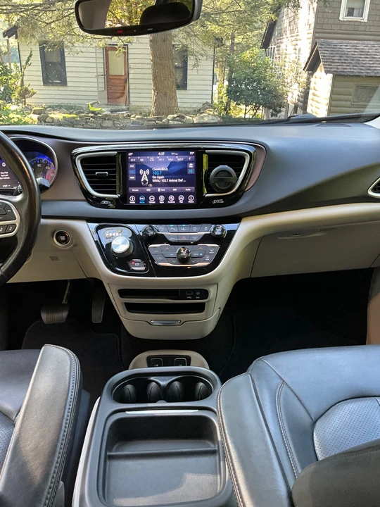2019 Chrysler - Image 6 of 15