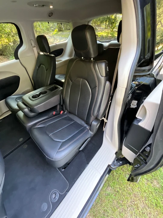 2019 Chrysler - Image 9 of 15