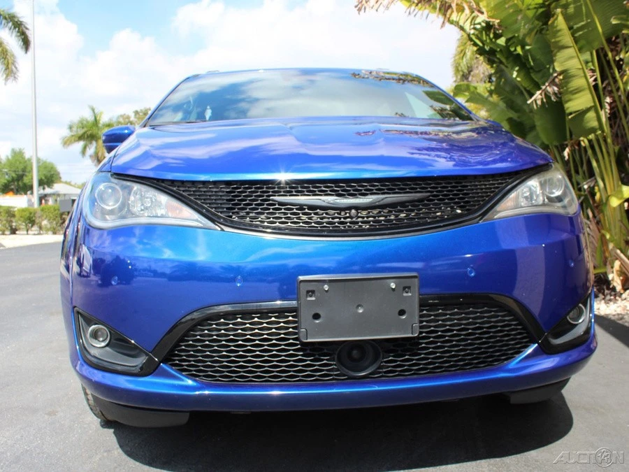2019 Chrysler - Image 9 of 12