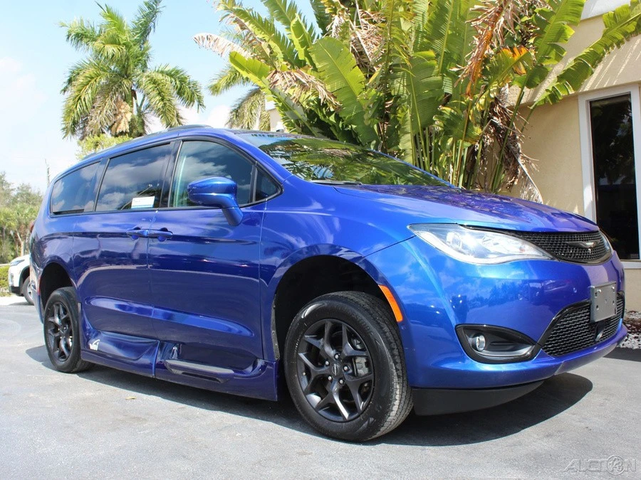 2019 Chrysler - Image 3 of 12