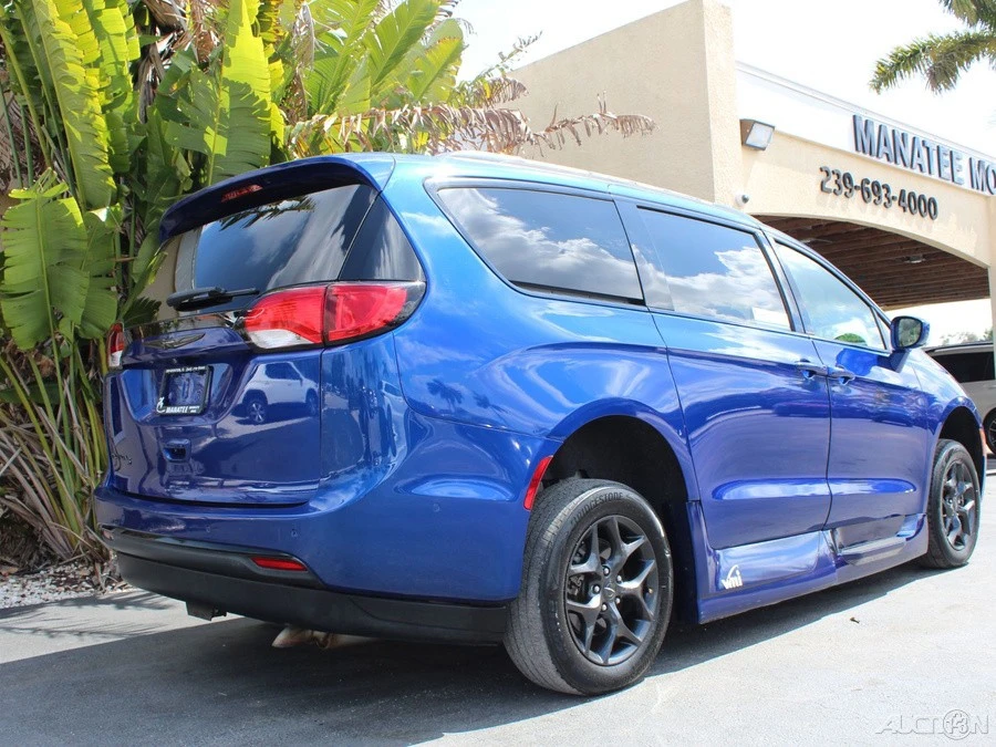 2019 Chrysler - Image 5 of 12