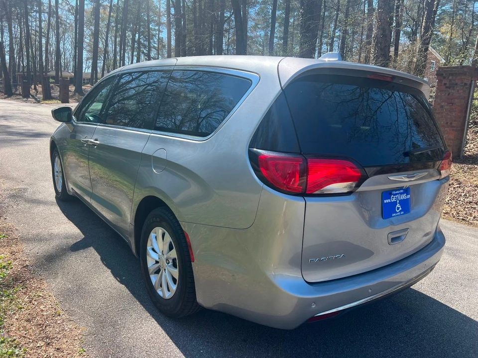 2019 Chrysler - Image 7 of 12
