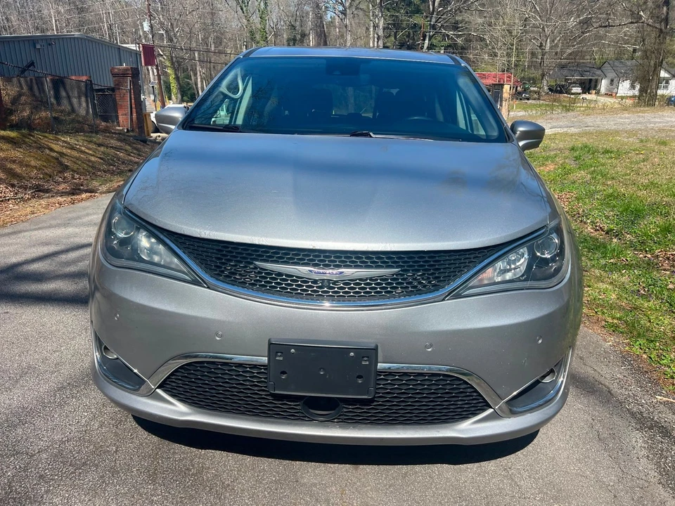 2019 Chrysler - Image 2 of 12