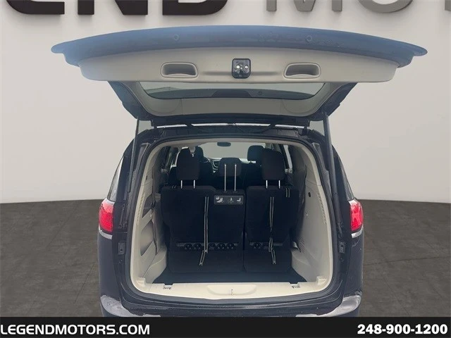 2019 Chrysler - Image 14 of 21