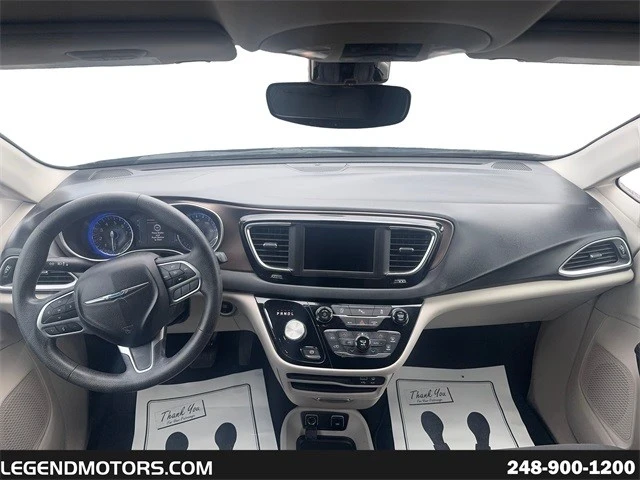 2019 Chrysler - Image 20 of 21