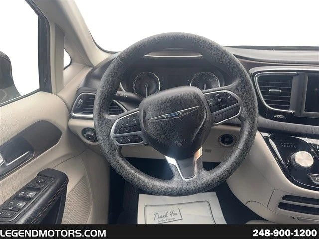 2019 Chrysler - Image 18 of 21