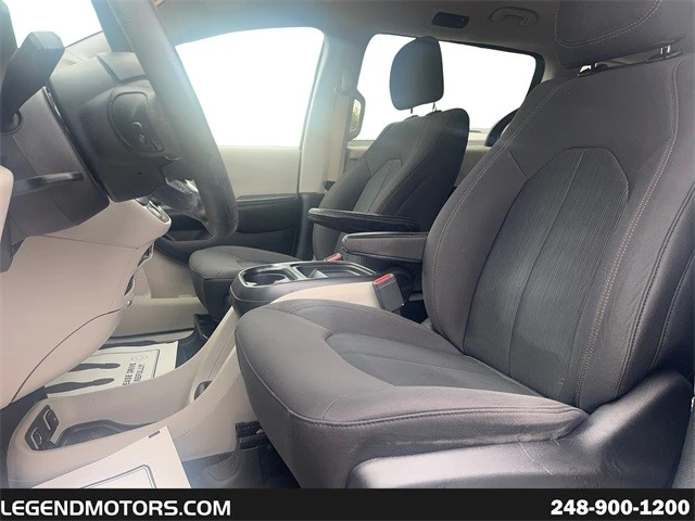 2019 Chrysler - Image 12 of 12