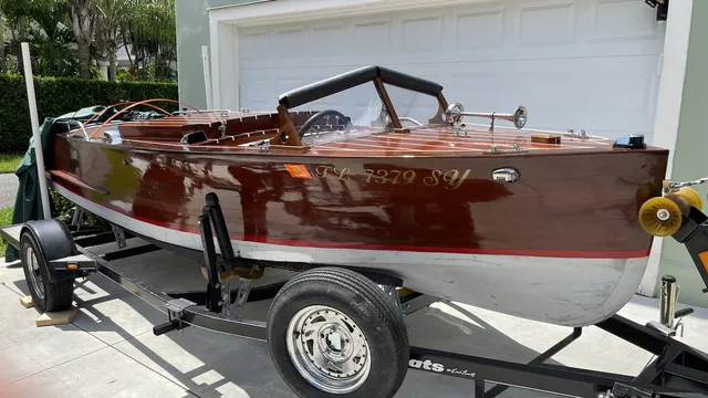 2019 Custom 17' Mahogany Boat