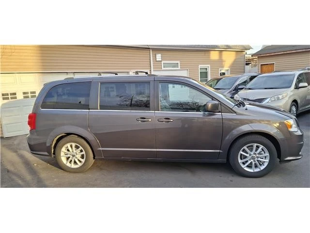 2019 Dodge Caravan - Image 9 of 21