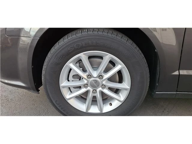 2019 Dodge Caravan - Image 3 of 21