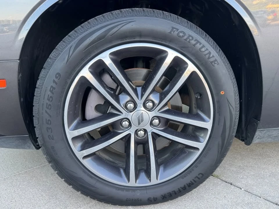2019 Dodge Challenger 3rd Gen - Image 16 of 17