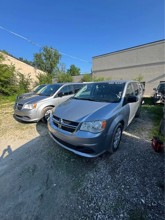 2019 Dodge Caravan - Image 3 of 8
