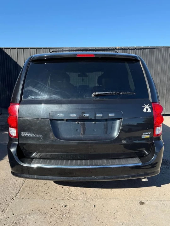 2019 Dodge Caravan - Image 7 of 11