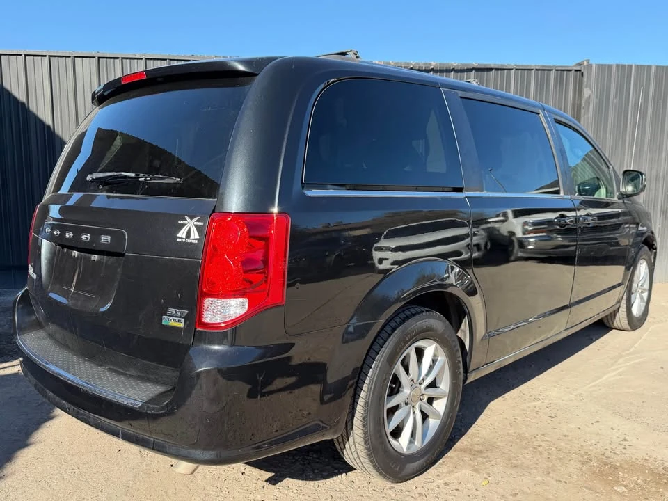 2019 Dodge Caravan - Image 8 of 11