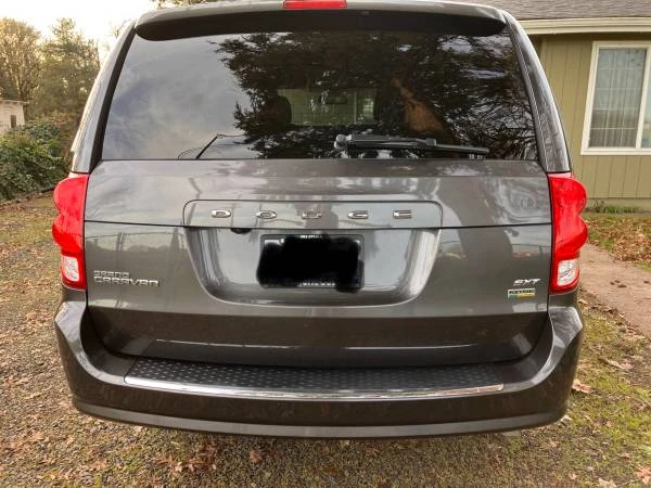 2019 Dodge Caravan - Image 4 of 9