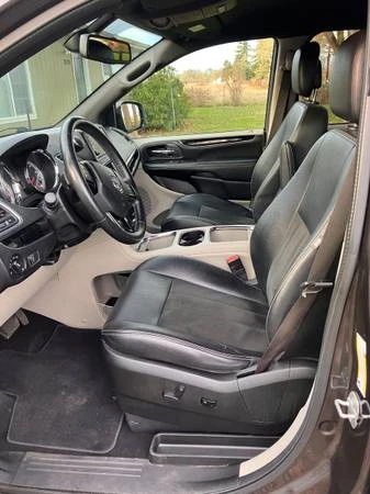 2019 Dodge Caravan - Image 5 of 9
