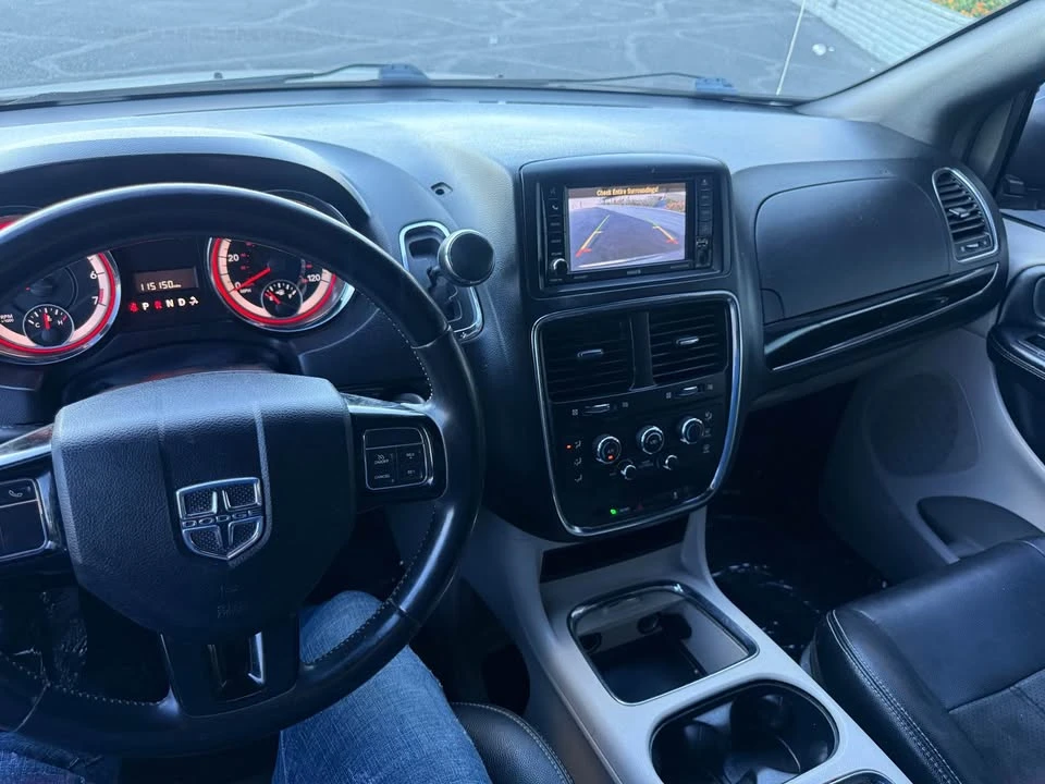 2019 Dodge Caravan - Image 8 of 9