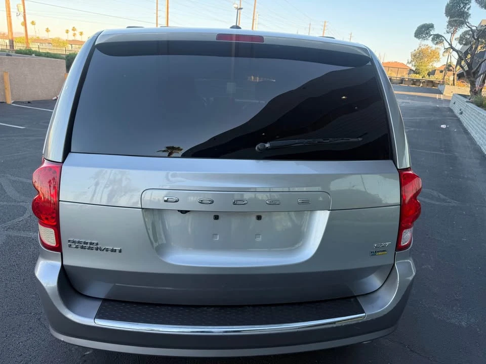 2019 Dodge Caravan - Image 3 of 9