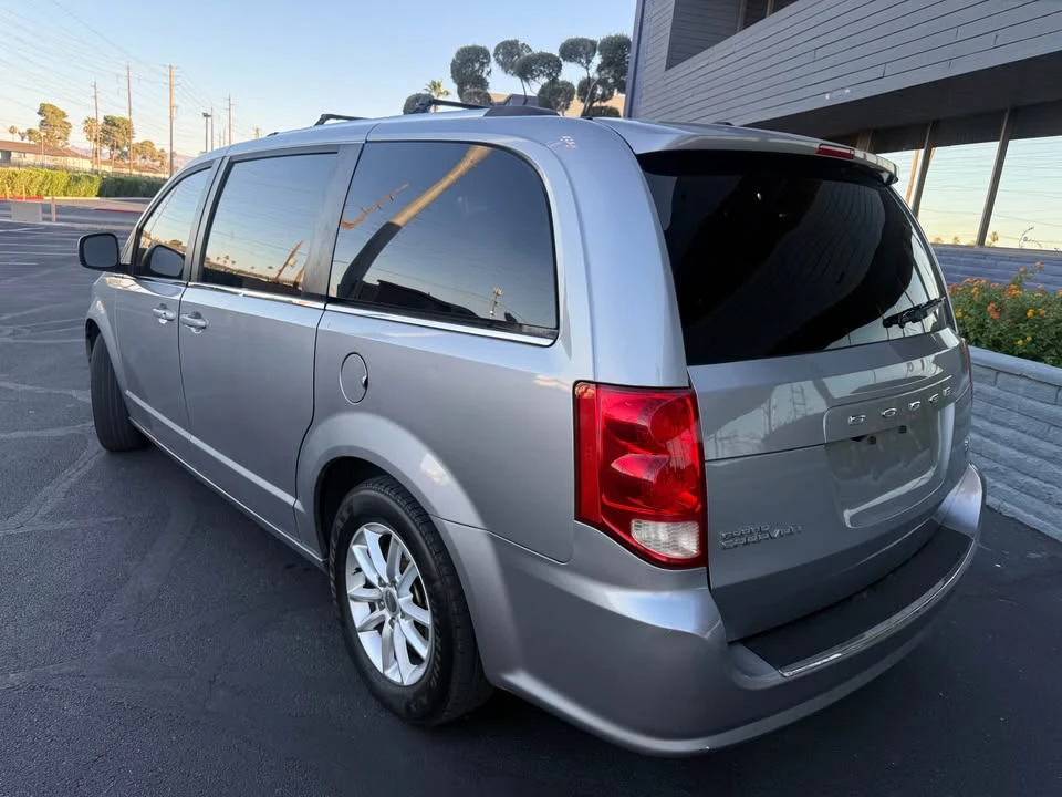2019 Dodge Caravan - Image 4 of 9