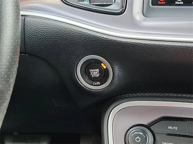 2019 Dodge Challenger 3rd Gen - Image 7 of 20