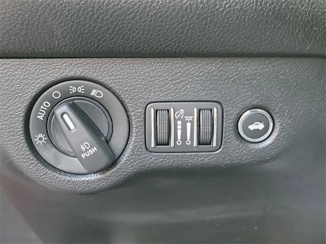 2019 Dodge Challenger 3rd Gen - Image 8 of 20