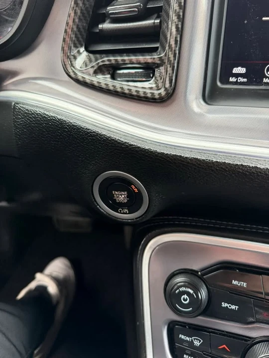 2019 Dodge Challenger 3rd Gen - Image 15 of 19
