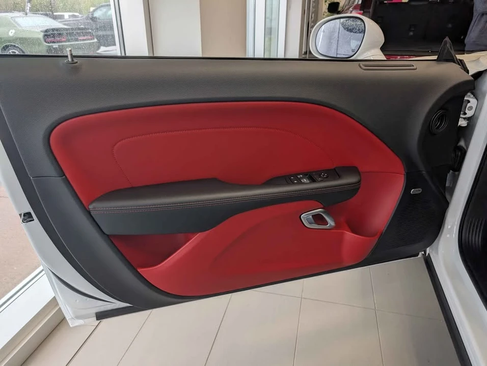 2019 Dodge Challenger 3rd Gen - Image 9 of 17