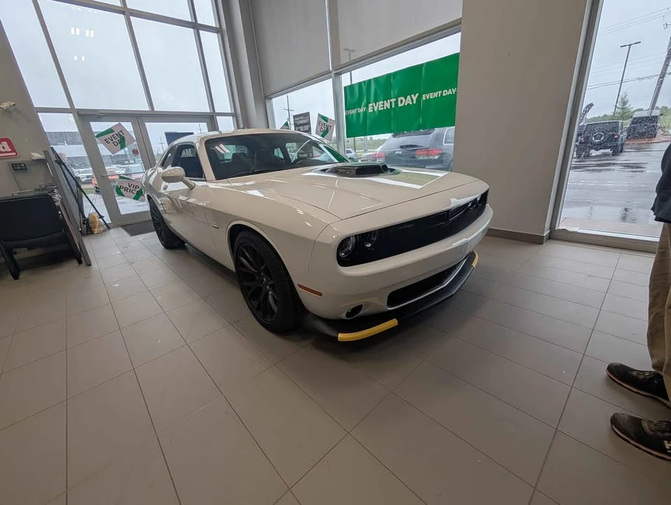 2019 Dodge Challenger 3rd Gen - Image 5 of 17