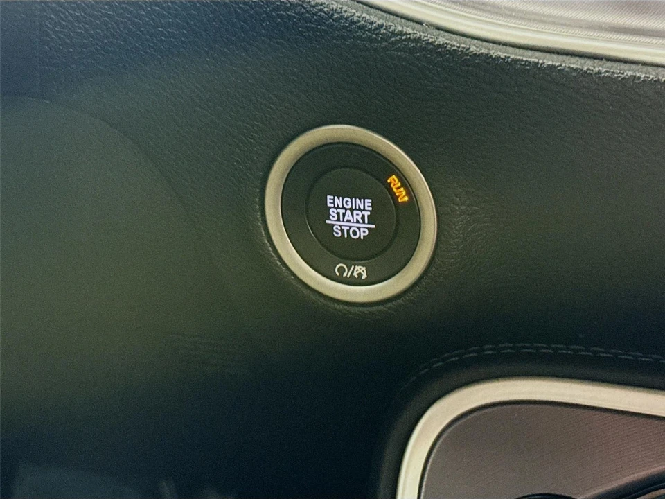 2019 - Image 11 of 31