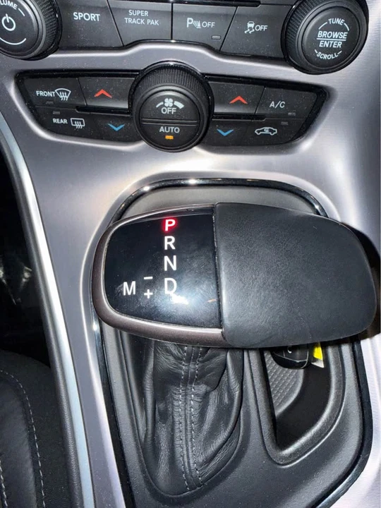 2019 Dodge Challenger 3rd Gen - Image 10 of 11
