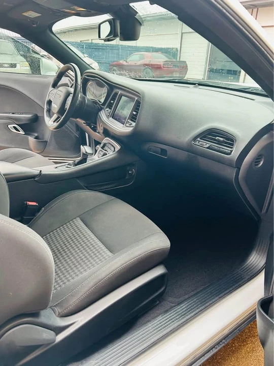 2019 Dodge Challenger 3rd Gen - Image 14 of 15