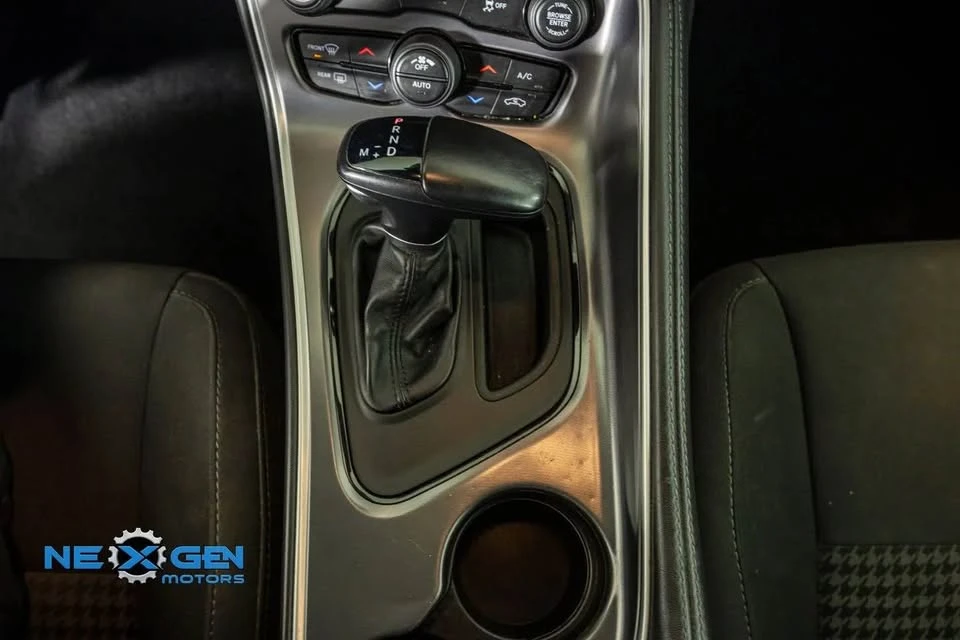 2019 Dodge Challenger 3rd Gen - Image 9 of 10