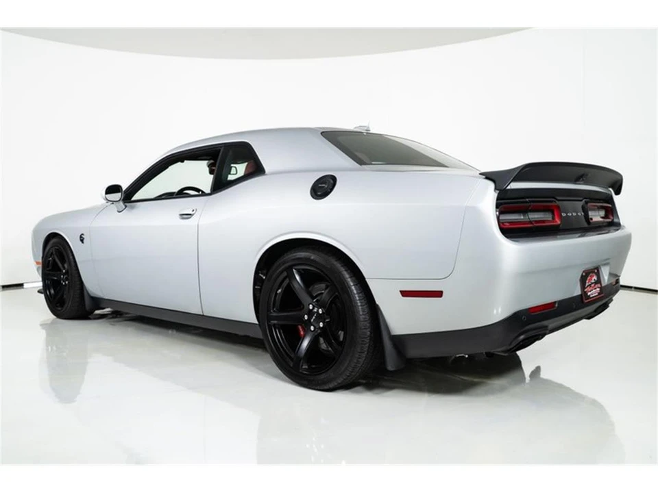 2019 Dodge Challenger SRT Hellcat 3rd Gen - Image 10 of 31