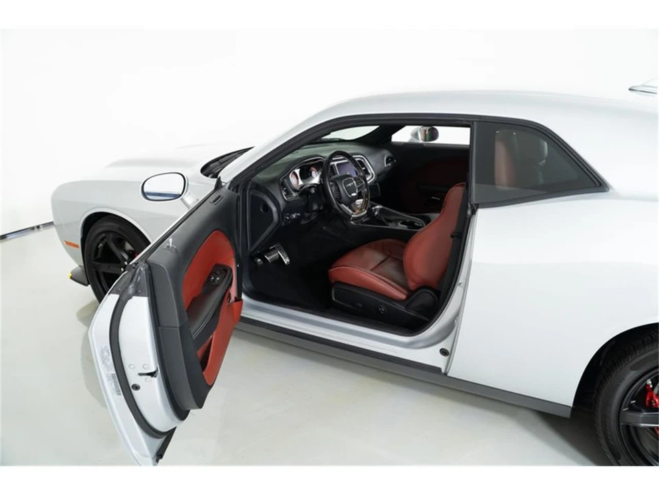 2019 Dodge Challenger SRT Hellcat 3rd Gen - Image 20 of 31