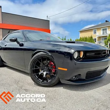 2019 Dodge Challenger SXT PLUS
